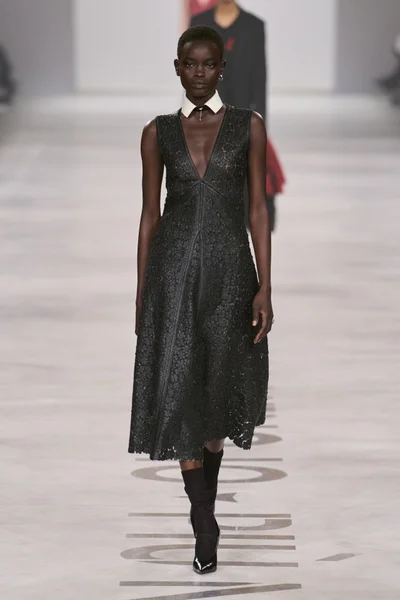 Look 60